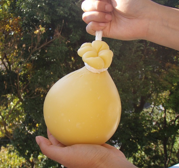 �y����1,540�~�A�k���E�����Ȑ���1,760�~�A����3,300�~�z<BR>�A�h�i�C�E�J�`���J�o���i�J�`���J���@���j�@�y1�z