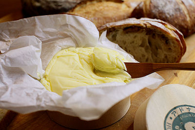 �y����1,540�~�A�k���E�����Ȑ���1,760�~�A����3,300�~�z<br>����`�[�Y�H�[�E�A�h�i�C<BR>�������y�v���~�A���o�^�[�i200���j